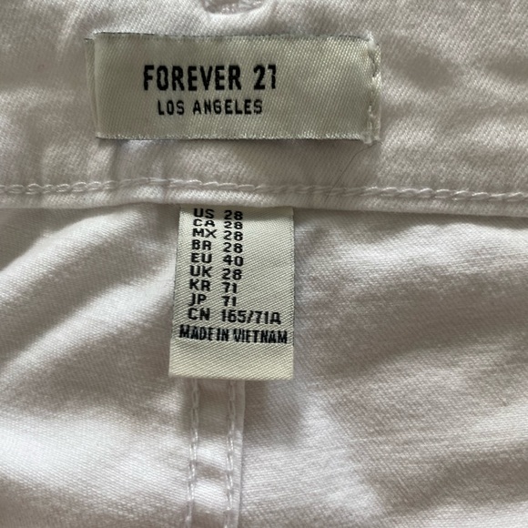 Shorts - Picture 3 of 3